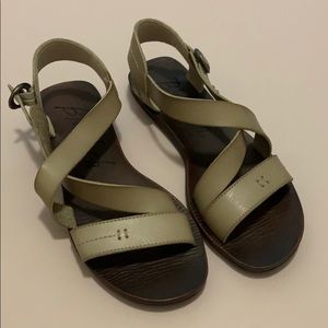 Flat sandals